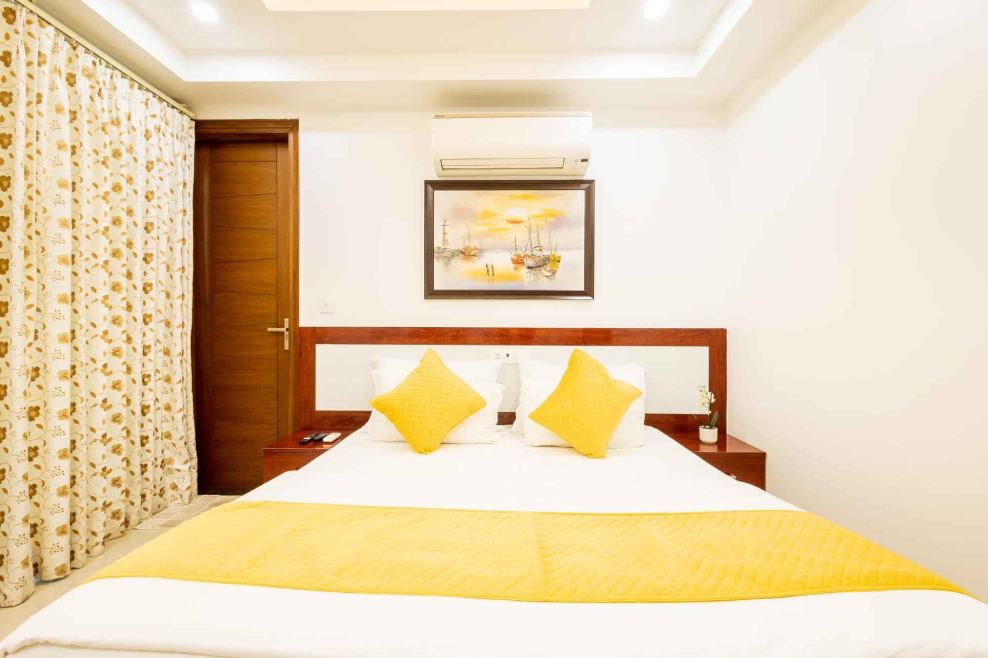 Hotel Krish - Near Medanta And Fortis Hospital Gurugram Gurgaon Buitenkant foto